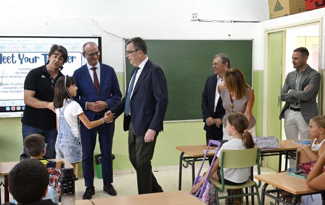 Miles de escolares comienzan las clases con instalaciones renovadas en 56 colegios públicos de Murcia - 4, Foto 4