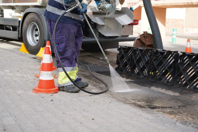 El dispositivo de prevención ante lluvias se refuerza con la limpieza de las ramblas urbanas - 3, Foto 3