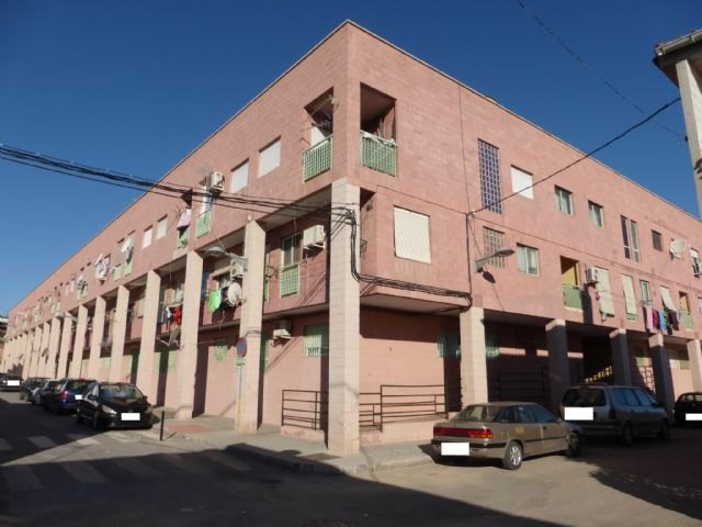 Fomento impulsa la mejora y rehabilitación integral de 52 viviendas sociales en Abarán - 1, Foto 1