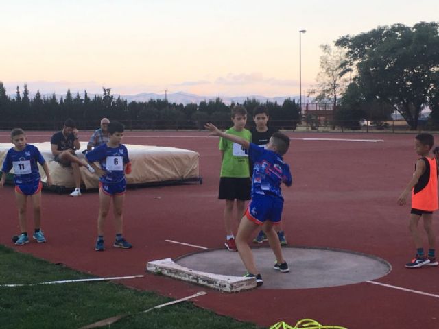 La pista de atletismo Úrsula Ruiz acoge el Gran Premio de Atletismo Gráficos Mariano - 1, Foto 1