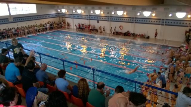 Más de 350 nadadores conmemoran el trígésimo aniversario del Club de Natación con la participación en el Trofeo Ciudad de Lorca - 2, Foto 2