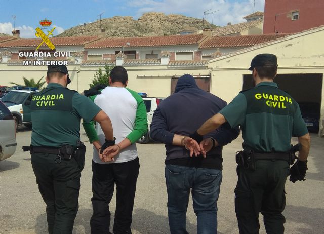 La Guardia Civil detiene en Albudeite a dos personas dedicadas a la comisión de robos con fuerza en zonas rurales - 1, Foto 1