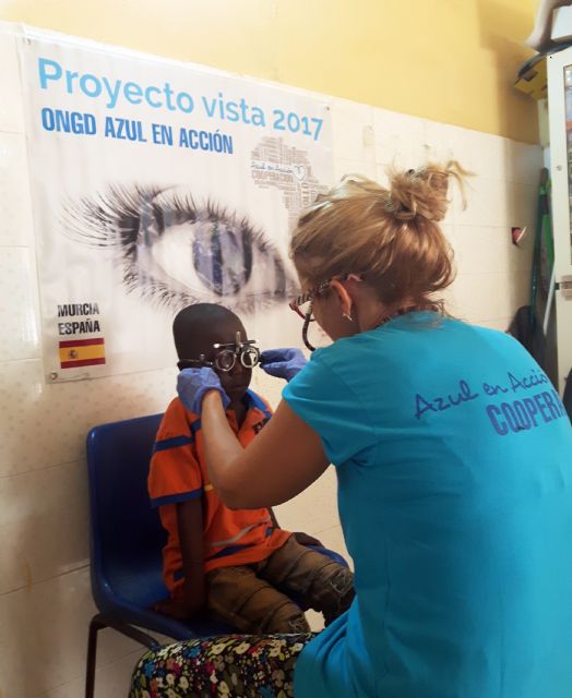 La Facultad de Óptica y Optometría de la UMU y Azul en Acción llevan a Senegal gafas montadas en la Universidad de Murcia - 2, Foto 2
