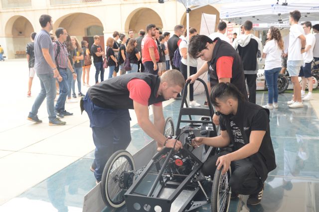 La Escuela de Industriales de la UPCT ayuda a estudiantes de instituto a mejorar sus vehículos eléctricos para la competición Greenpower - 1, Foto 1