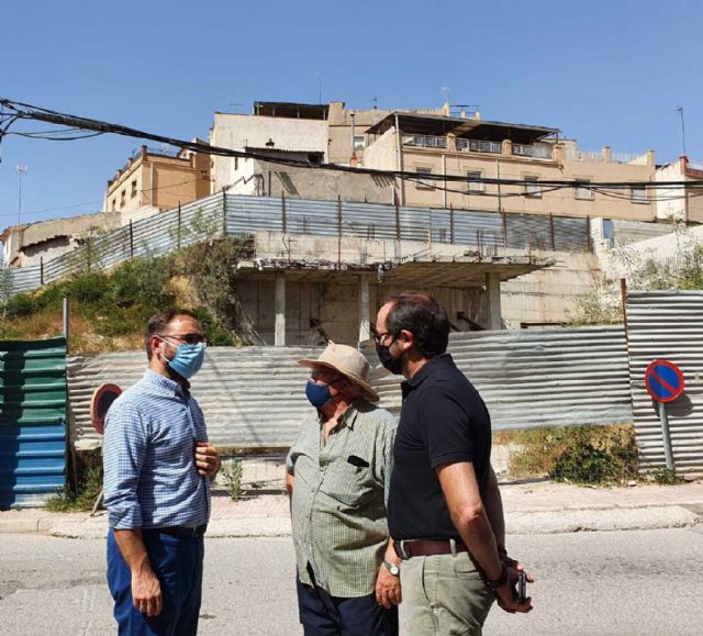El Ayuntamiento de Lorca inicia las obras para la consolidación del muro de la calle Portijico - 1, Foto 1
