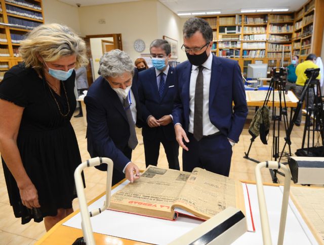 Ayuntamiento y La Verdad suscriben un convenio para dar a conocer el patrimonio documental de Murcia desde el año 1903 - 2, Foto 2