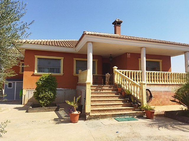 Buenas noticias para la familia de Alquerías que iba a perder su casa tras una orden de demolición - 1, Foto 1