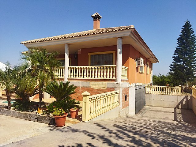 Buenas noticias para la familia de Alquerías que iba a perder su casa tras una orden de demolición - 2, Foto 2
