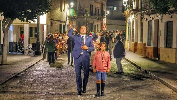 El Rosario vespertino se ha convertido en un momento único de la Hermandad de la Vera-cruz Ilipenses - 3, Foto 3