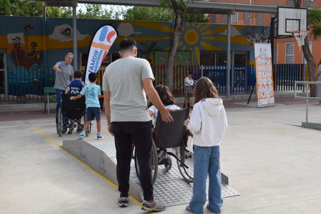 FAMDIF inaugura la Campaña de Sensibilización Escolar sobre los Derechos de las Personas con Discapacidad 2025/2026 en el CEIP La Flota de Murcia - 2, Foto 2