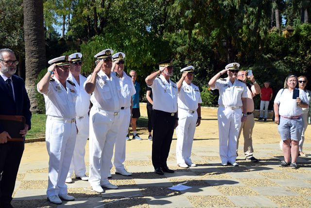 La Hispanidad une a instituciones y asociaciones sevillanas en un emotivo acto ante el monumento a Colón - 2, Foto 2