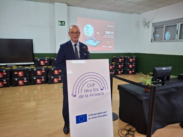 64 colegios reciben el kit de tecnología, desarrollo sostenible y programación de 'DigiCraft' para mejorar la competencia digital - 3, Foto 3