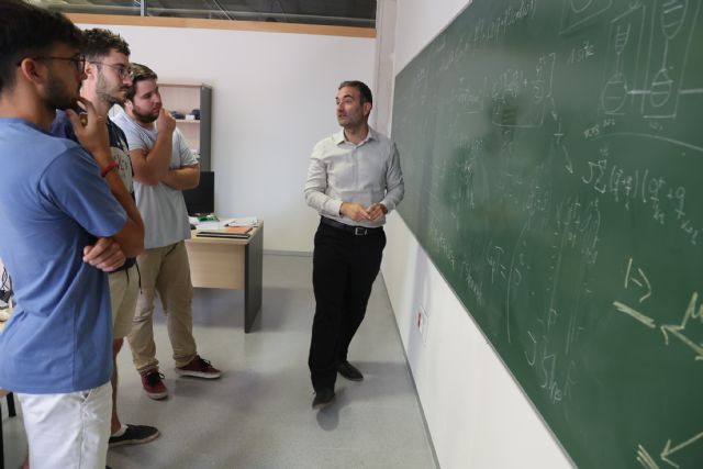 Investigadores en Tecnologías Cuánticas de la UPCT colaboran con el premio Nobel de Física 2025 Michel Devoret - 1, Foto 1