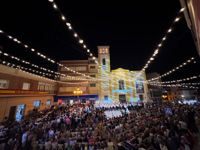 El gran castillo de fuegos artificiales pone el broche de oro a unas multitudinarias Fiestas Patronales 2025 en Puerto Lumbreras - 1, Foto 1