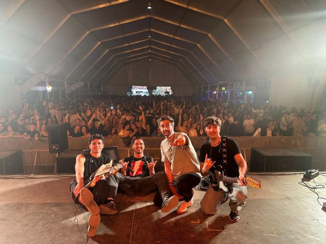 El gran castillo de fuegos artificiales pone el broche de oro a unas multitudinarias Fiestas Patronales 2025 en Puerto Lumbreras - 3, Foto 3