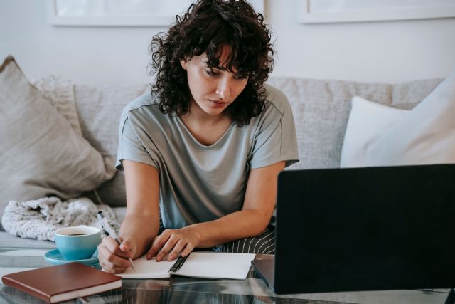 61% de los usuarios ha usado o valora usar chatbots de IA ante dudas emocionales, mientras los psiquiatras advierten de sesgos en consulta - 2, Foto 2