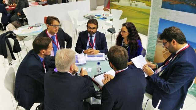 El Gobierno regional mantiene contactos con ocho aerolíneas para fomentar la llegada de turistas del norte de Europa al aeropuerto - 1, Foto 1