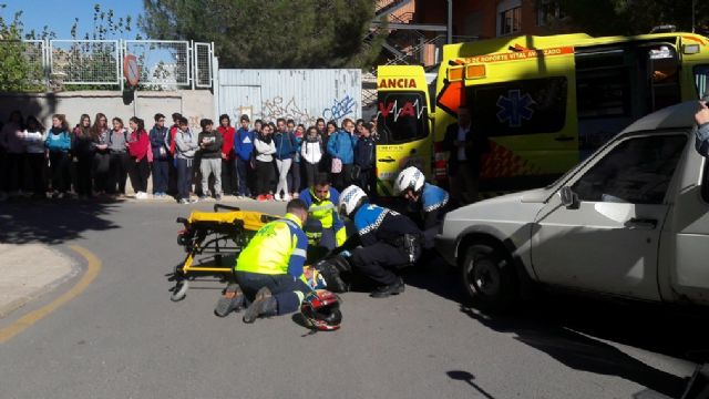 1.000 estudiantes de la ESO y FP se forman en Educación Vial gracias a la colaboración de Policía Local, APANDIS y Reto Yo Sí Puedo - 2, Foto 2