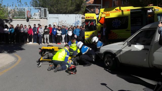 1.000 estudiantes de la ESO y FP se forman en Educación Vial gracias a la colaboración de Policía Local, APANDIS y Reto Yo Sí Puedo - 3, Foto 3