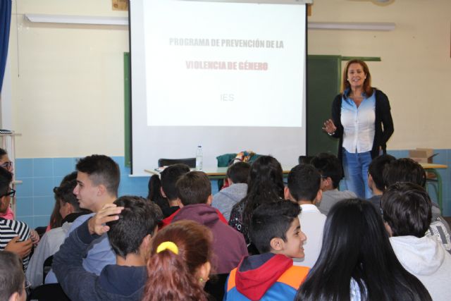 Bienestar Social imparte talleres a adolescentes para la prevención de la violencia de género - 1, Foto 1