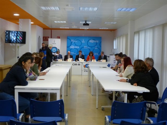 El Ayuntamiento ofrece en colaboración con cuatro colegios profesionales asesoramiento gratuito a emprendedores - 1, Foto 1