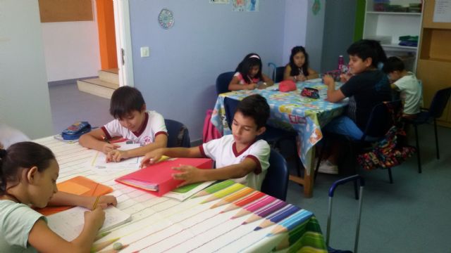 Gran éxito de las actividades de ocio educativo y refuerzo escolar que desarrolla El Candil, Foto 8