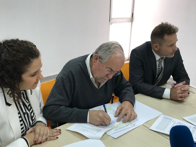 El Ayuntamiento de Torre Pacheco firma un Convenio de Colaboración con la Asociación de Pensionistas y Jubilados Virgen del Rosario de Torre Pacheco - 3, Foto 3