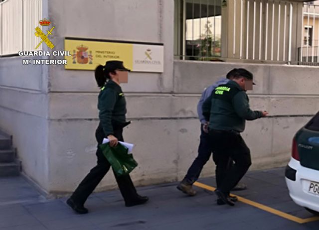 La Guardia Civil detiene in fraganti al presunto autor de varios robos en viviendas de Lorca - 1, Foto 1