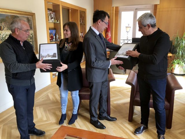 José Ballesta recibe el proyecto definitivo para la puesta en uso de la Cárcel Vieja - 1, Foto 1