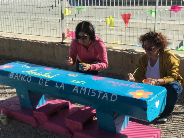 Bancos de la amistad en el colegio Fontes - 4, Foto 4