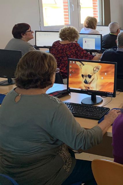 Cerca de 40 mayores torreños se forman gratuitamente en nuevas tecnologías - 2, Foto 2