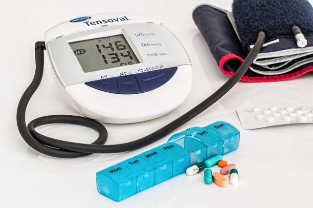 Cuando juegan a ser Dios, por José Antonio Carbonell Buzzian - 1, Foto 1