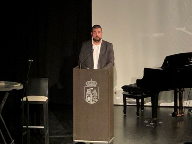 “Otra noche en el mundo” del autor Luis Escavy - 5, Foto 5