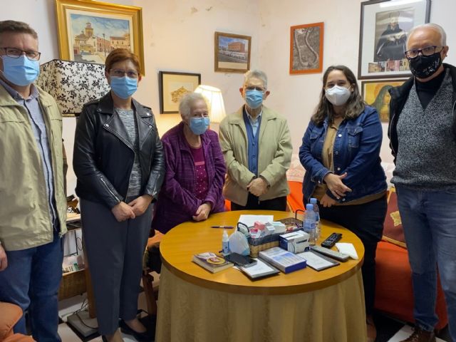 Firmada el acta de entrega al Ayuntamiento del archivo de Manuel Gea y Faustina Bustamante - 2, Foto 2