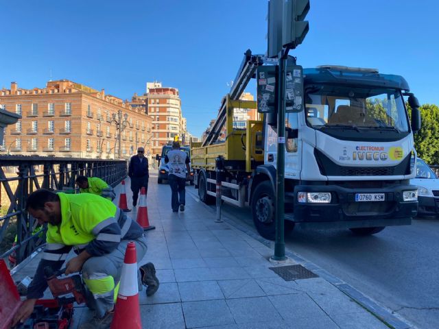 Las calles de Murcia y pedanías se ponen a punto para dar la bienvenida a la Navidad - 2, Foto 2
