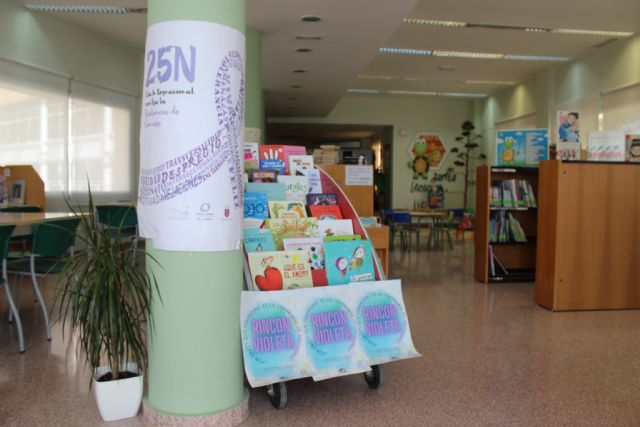 Inaugurada la campaña de sensibilización '¡Qué no te apriete el amor, no es tu talla!; '¡El amor deja huella no crees cicatrices!' en el IES Rambla de Nogalte de Puerto Lumbreras - 3, Foto 3