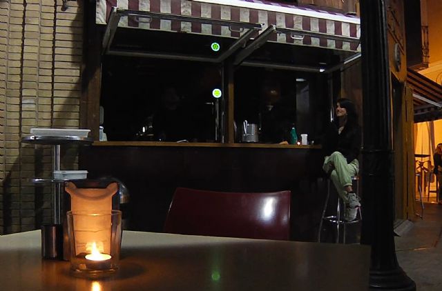 Hosteleros apagan sus establecimientos para protestar por el encarecimiento de la luz y el gas, Foto 1