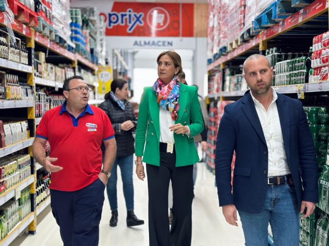 La alcaldesa de Archena visita el hipermercado Ekoprix tras su apertura en la ciudad - 1, Foto 1