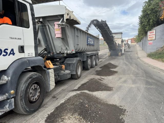 Pavimentados más de 20.000 metros cuadrados en la localidad para mejorar el firme y seguridad vial - 3, Foto 3
