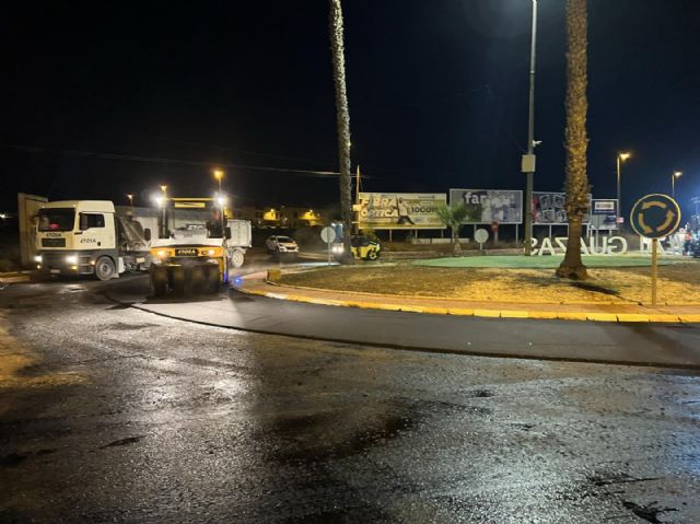 Pavimentados más de 20.000 metros cuadrados en la localidad para mejorar el firme y seguridad vial - 4, Foto 4
