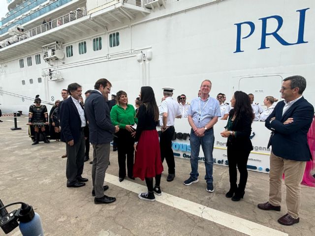 El Puerto de Cartagena da la bienvenida al crucerista número 2,5 millones del siglo XXI - 3, Foto 3