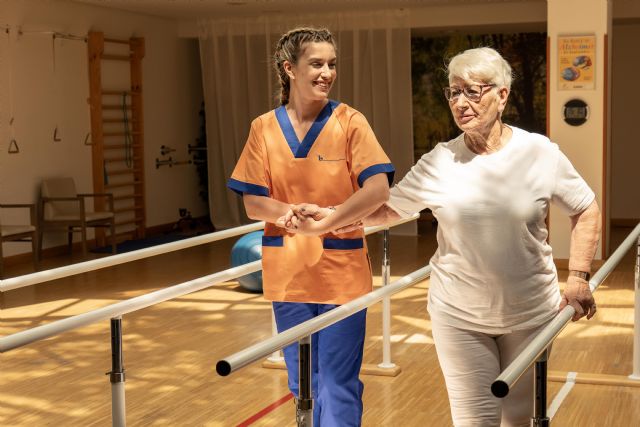 Las mujeres pueden llegar a perder hasta 12 años de vida como consecuencia de las fracturas por fragilidad - 1, Foto 1