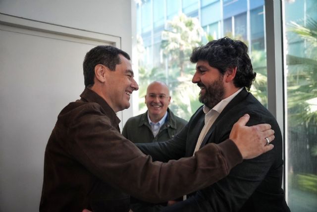 López Miras resalta que "frente a la política del enfrentamiento de Pedro Sánchez, el Partido Popular une para hacer una España más fuerte"