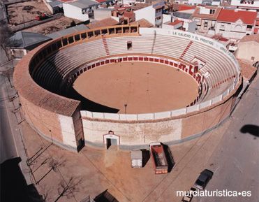 El Ayuntamiento de Calasparra da el paso definitivo hacia la reforma integral de la Plaza de Toros "La Caverina"