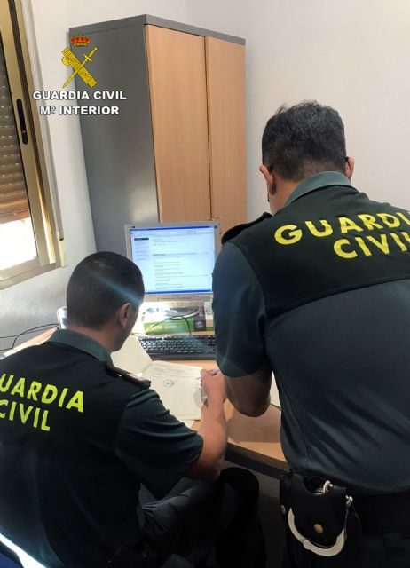 La Guardia Civil detiene a un vecino de Mula por fingir haber sufrido un atraco y estafas a su banco - 1, Foto 1