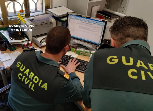 La Guardia Civil detiene a un vecino de Mula por fingir haber sufrido un atraco y estafas a su banco - 3, Foto 3