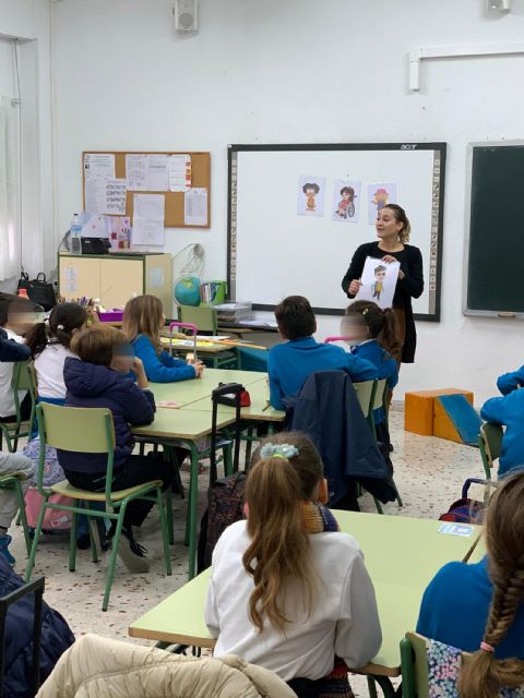 Unos 250 estudiantes de 3° de Primaria participan en talleres de sensibilización en diversidad funcional - 3, Foto 3