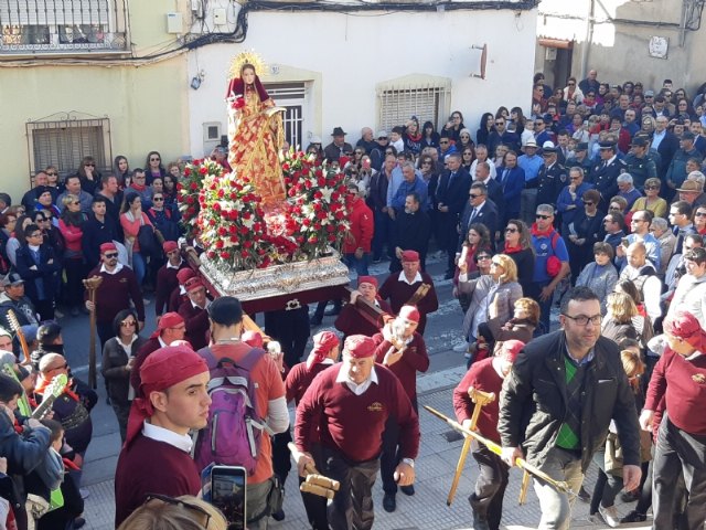 Varias miles de personas acompañan la imagen de Santa Eulalia en su tradicional romería de bajada a Totana. - 2, Foto 2