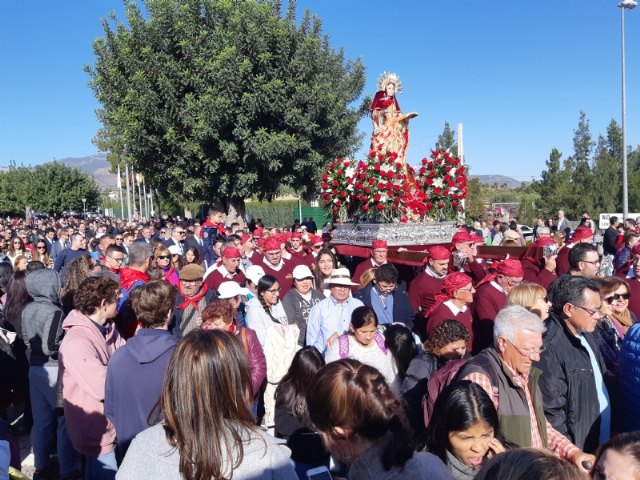 Varias miles de personas acompañan la imagen de Santa Eulalia en su tradicional romería de bajada a Totana. - 3, Foto 3