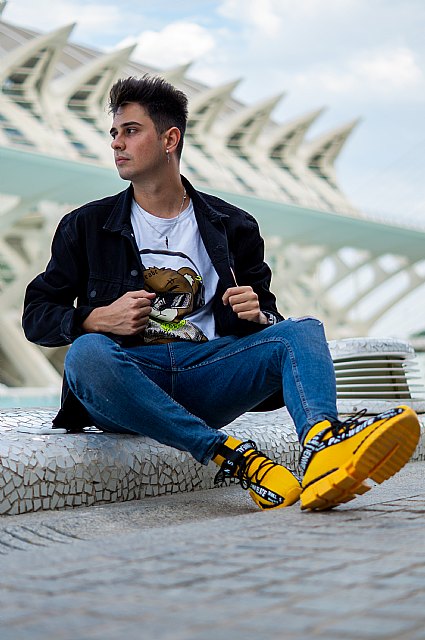 RedMoon se consolida como artista internacional con Cuando Lo Mueves Así - 3, Foto 3